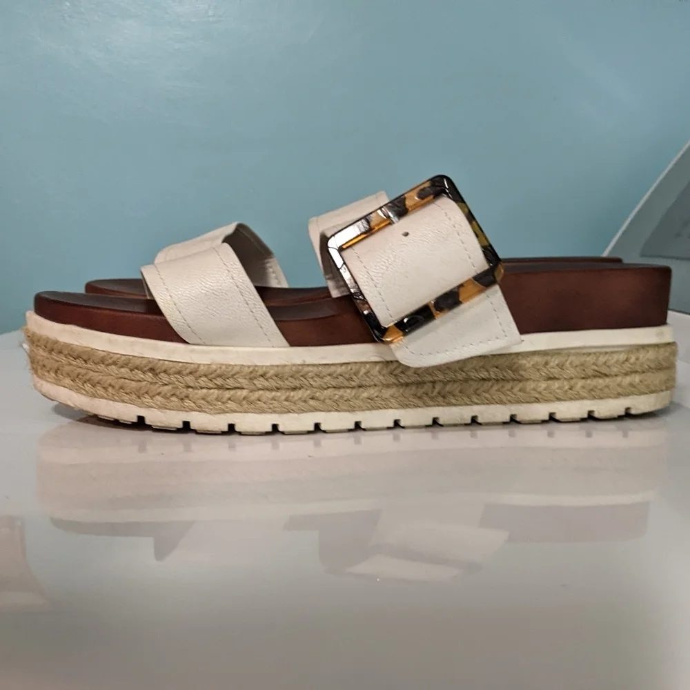 MIA White Leather Strap Platform Sandals with Tortoise Buckle Accent Size 10